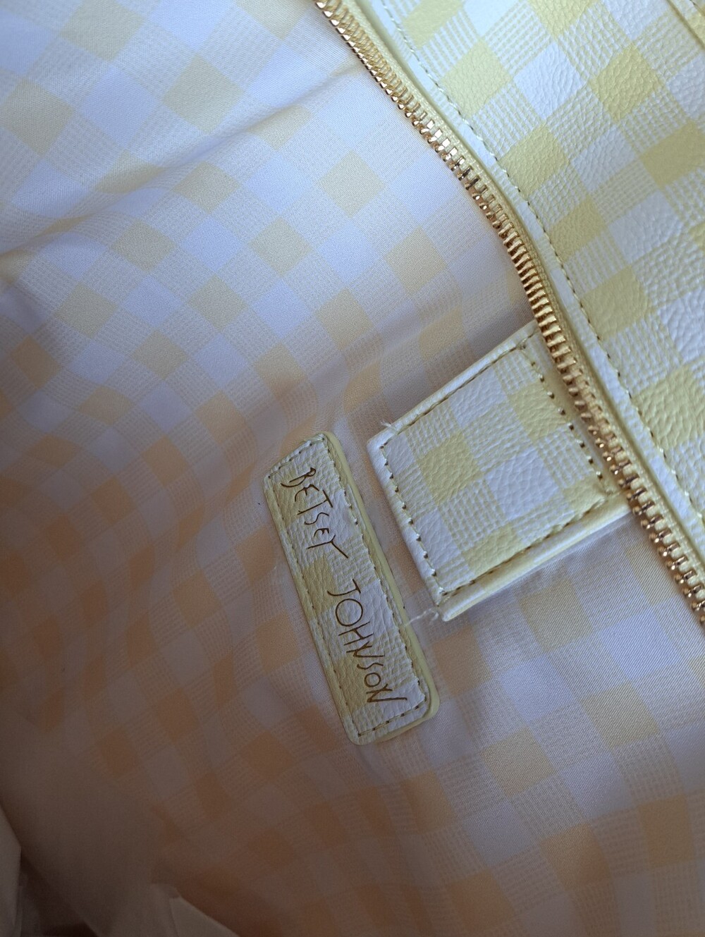 SALE Betsey ToteSet - Picture 5 of 10